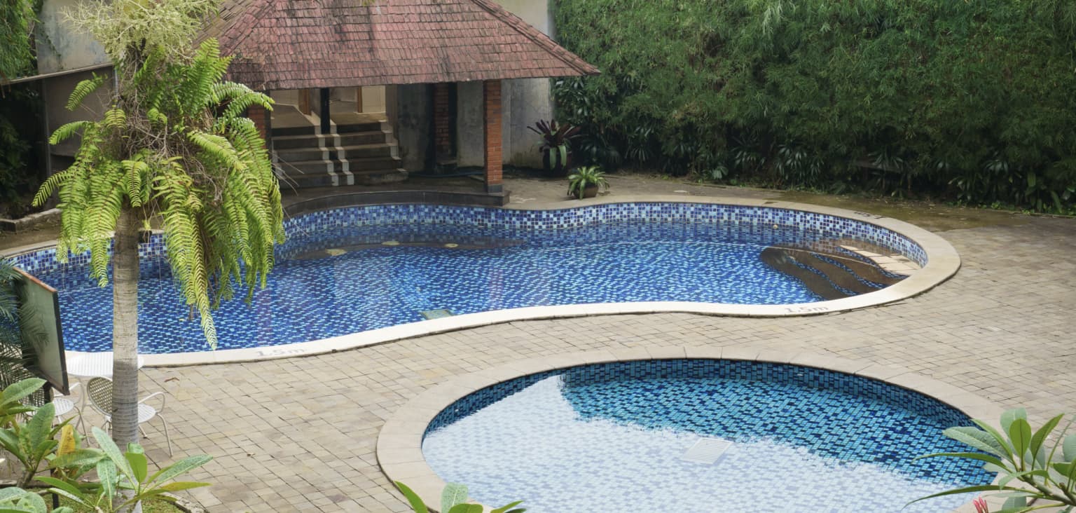 Outdoor Swimming pool